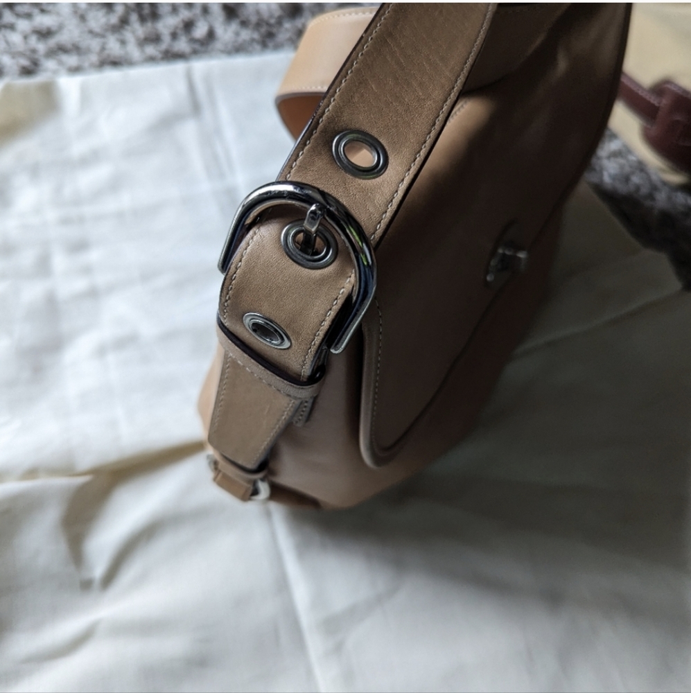 🤎 Coach Leather Flap Duffle - Picture 7 of 11